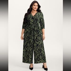 BloomChic Zebra print Black/Green Belted Waist Jumpsuit size 1X (14-16)